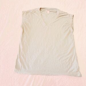 Athleta Cream Short Sleeve V-Neck Tee